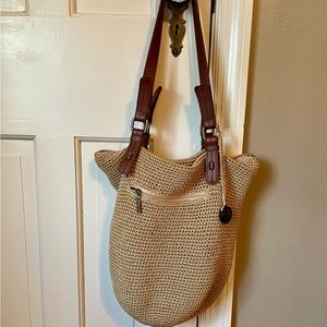 the Sak Crocheted Bucket Tote Handbag Beige Tan Faux Leather Double Handles Boho